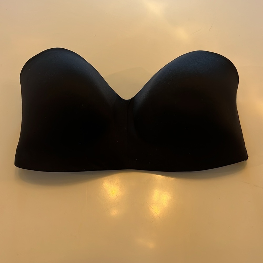 WACOAL black staying power strapless wireless bra 36DD style #854372